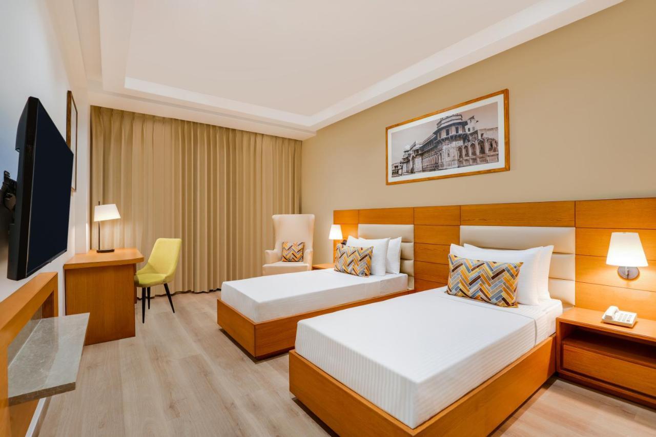 Lemon Tree Hotel Agra Shikohabad Esterno foto
