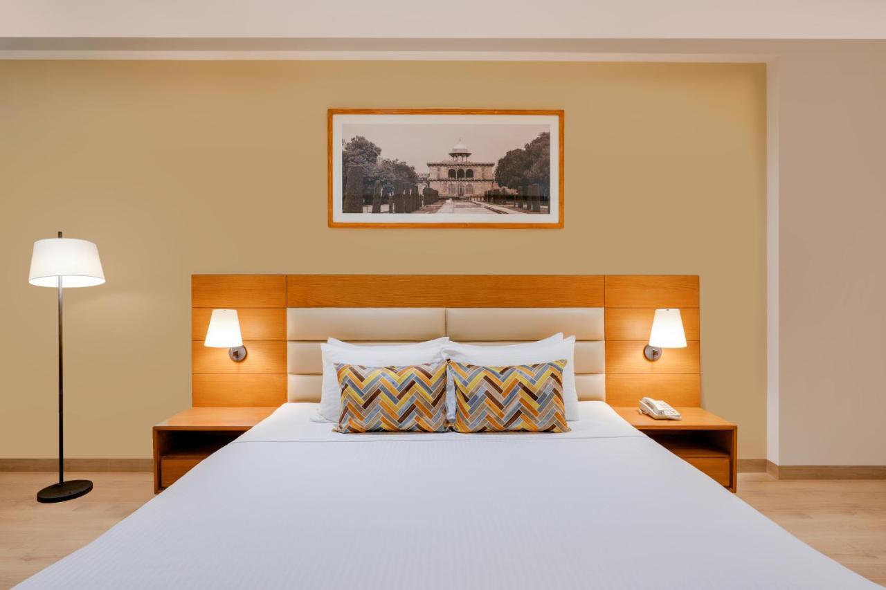 Lemon Tree Hotel Agra Shikohabad Esterno foto