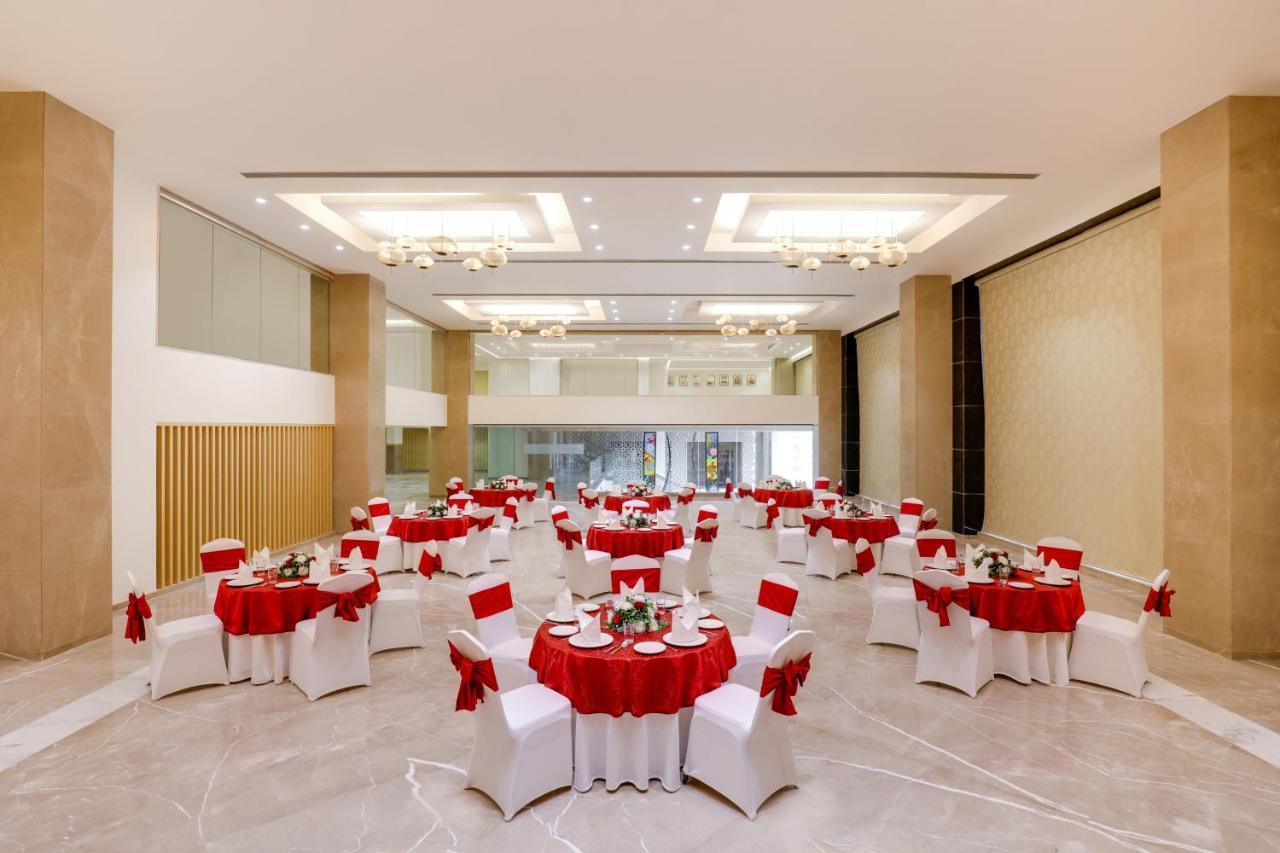 Lemon Tree Hotel Agra Shikohabad Esterno foto